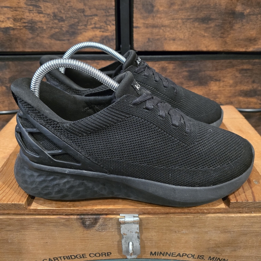 Kizik Athens Women’s 7.5 US (Mens 6) Wide  Black Shoes Running Comfort Walking